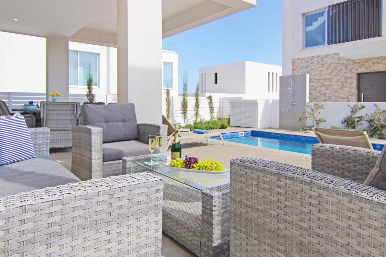 Villa Nova Protaras Bagian luar foto
